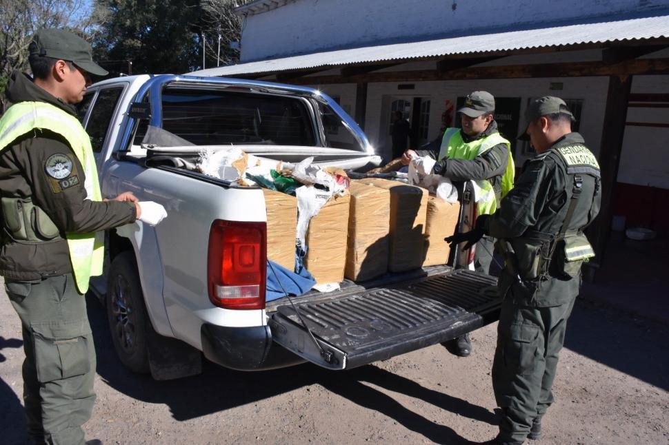 Un fiscal vinculó un vuelo narco con Tucumán