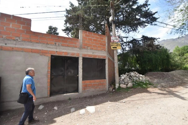 Piden la intervención del Ente de Turismo para poner orden en El Mollar