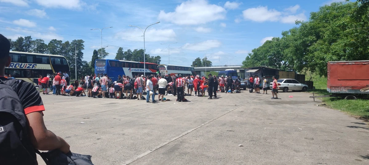 Capítulo 7 de la Bitácora del hincha de San Martín de Tucumán: más controles, más demora