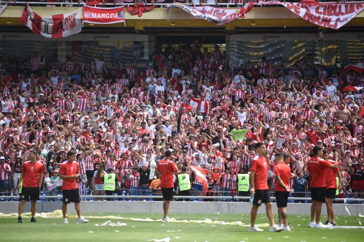 Los hinchas copan las tribunas del Gigante de Arroyito