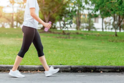 Este es el mejor horario para salir a caminar y quemar más calorías