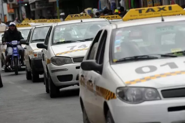 Taxistas se retiraron molestos de la Municipalidad