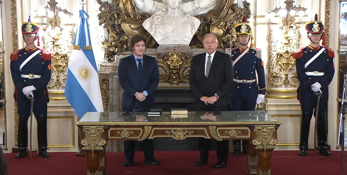 EN CASA ROSADA. Javier Milei le tomó juramento al nuevo canciller.