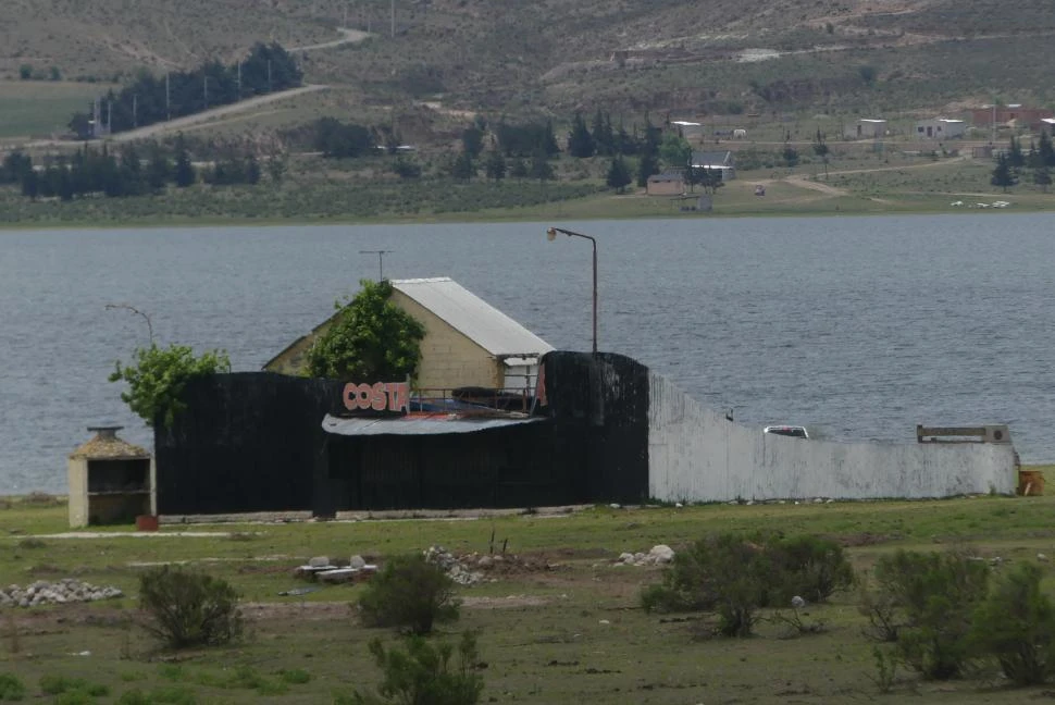 LA DISCO. Instalada en la Reserva, nadie sabe de quién es.