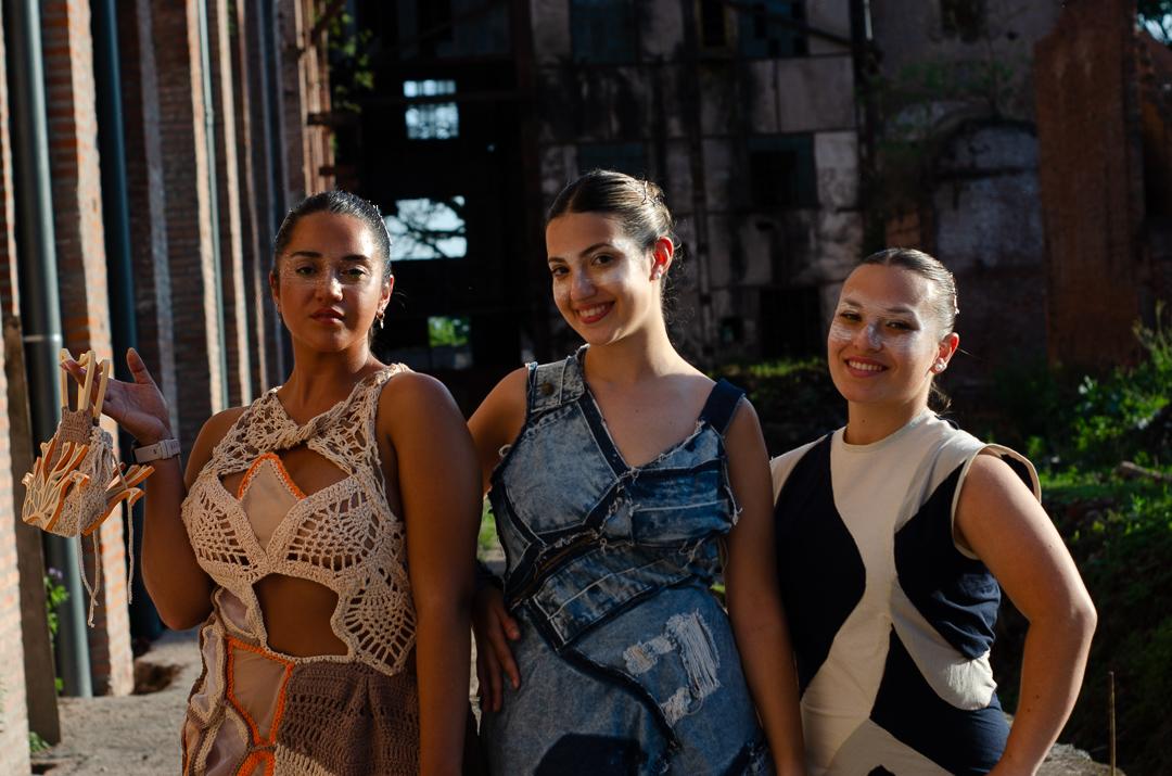 Una pasarela, un viejo ingenio y toda la creatividad: así fue el desfile de moda de la USP-T