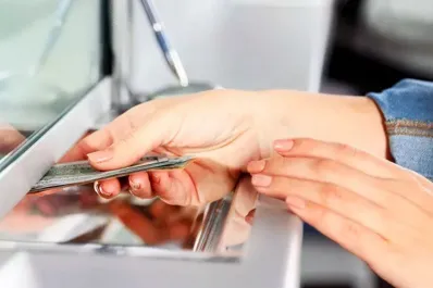 Asueto por el Día del Bancario: hoy no abren los bancos