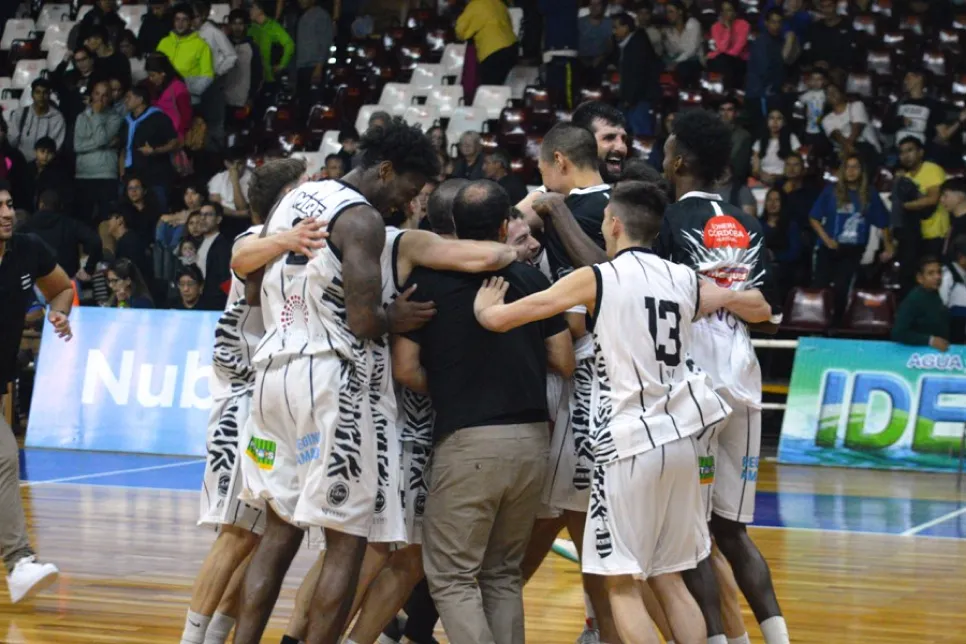 Estudiantes logró su primera victoria en la Liga Argentina de básquet