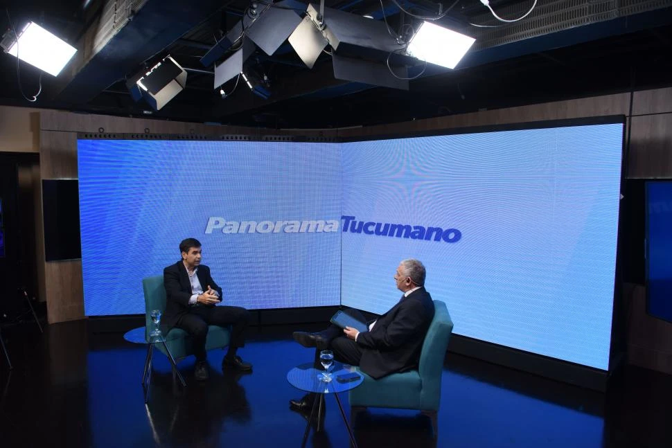 DEFINICIONES. Daniel Dessein y Federico van Mameren, en un momento de la entrevista de anoche en el programa “Panorama Tucumano”. 