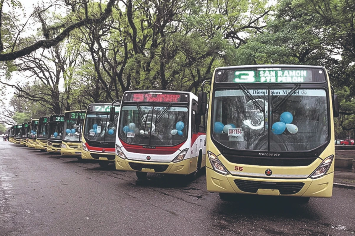 NUEVAS UNIDADES. Una de las metas del Gobierno es renovar la flota de colectivos de los servicios que corresponden a la jurisdicción provincial.