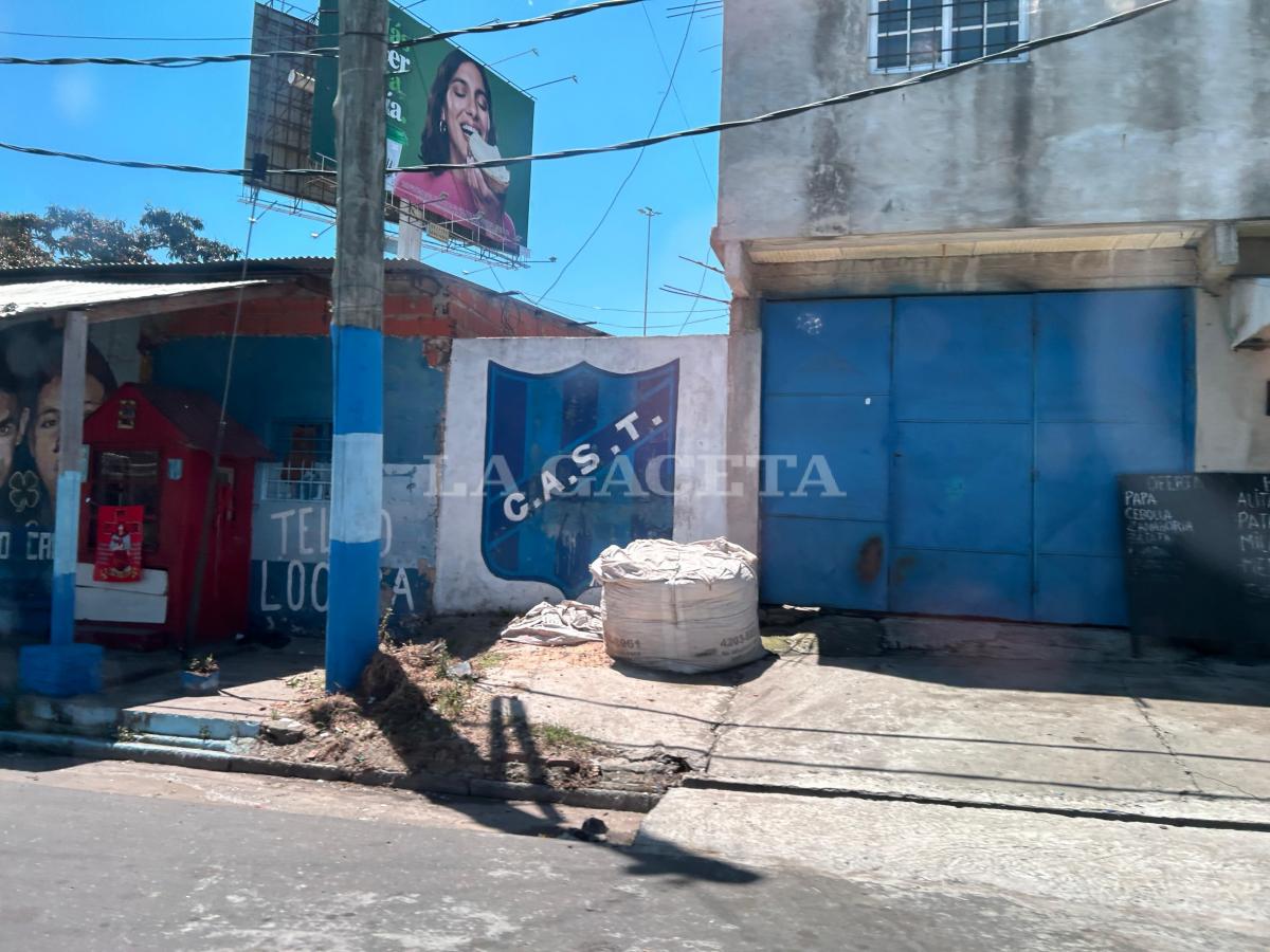 EL FÚTBOL COMO BANDERA. San Telmo se volvió la distracción para los habitantes de la Isla Maciel.