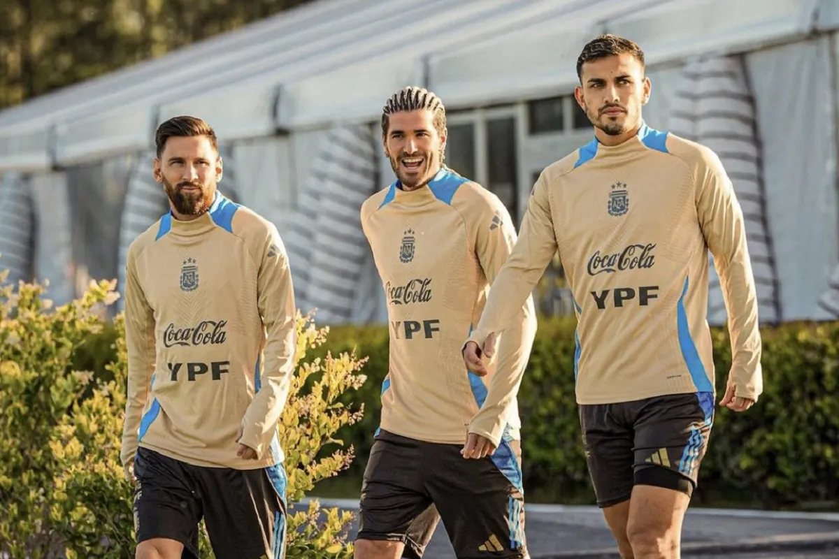 ENFOCADOS. Lionel Messi, Rodrigo De Paul y Leandro Paredes se preparan para el inicio de una nueva fecha de Eliminatorias.