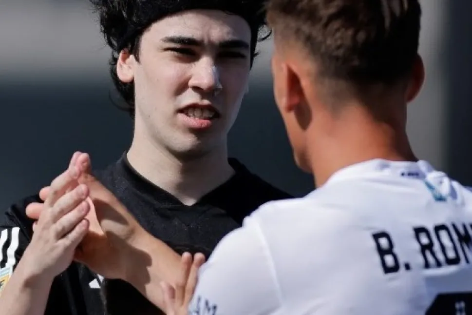 INÉDITO. Spreen hizo su debut como futbolista profesional en Riestra.