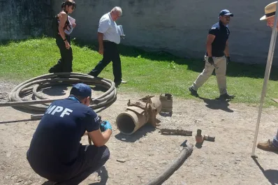 Robo de agua: avanza el peritaje de los elementos secuestrados en una finca de Yerba Buena