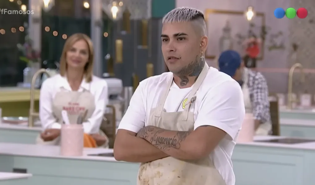 Callejero Fino abandonó Bake Off Famosos, pero no se despidió de sus compañeros.