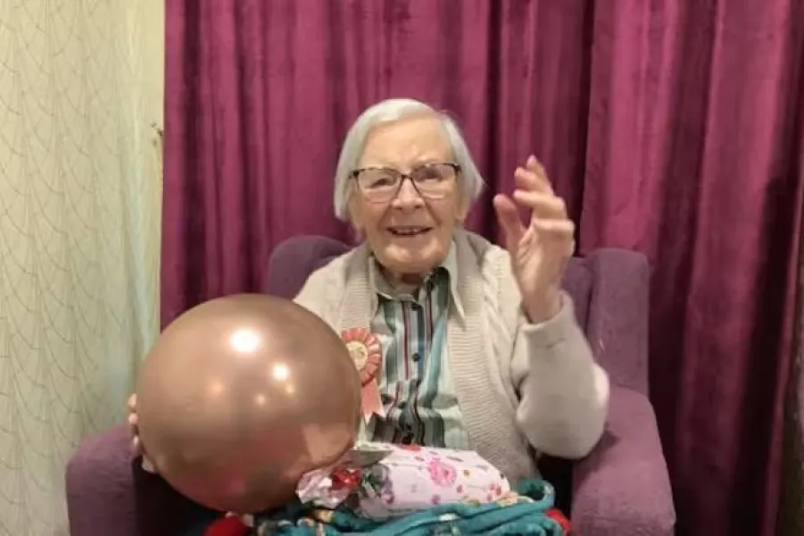 Una mujer británica dio los mejores tips para tener una buena vida hasta los 100 años.