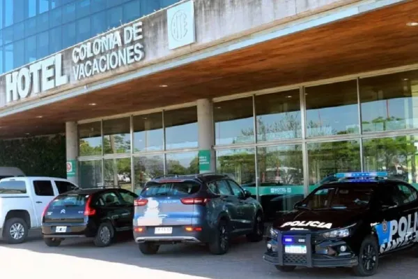 Tragedia en un viaje escolar: una niña cayó del sexto piso de un hotel y murió