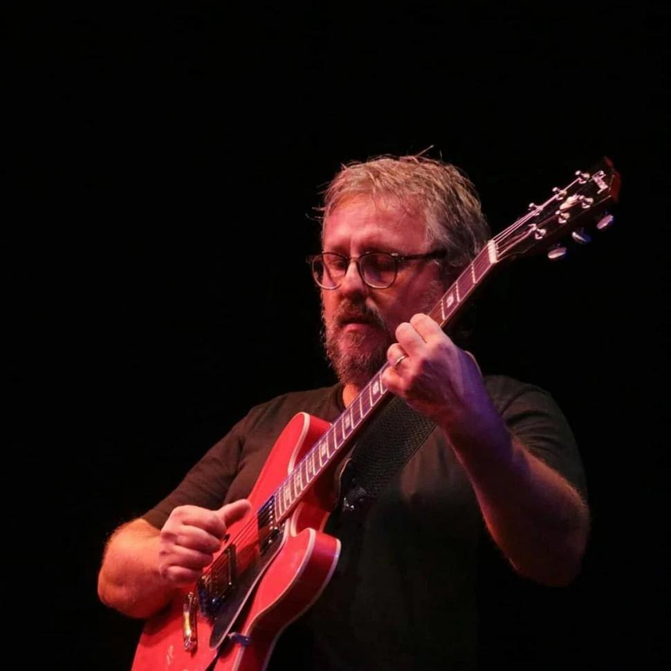 DE TUCUMÁN. El guitarrista Leo Vera elogia a las nuevas generaciones.