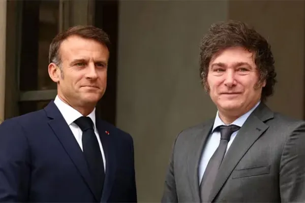 Emmanuel Macron llegó a la Argentina y comparte una cena con Javier Milei