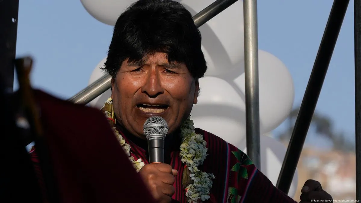 Evo Morales dice que no se escapará de Bolivia y que mantiene su intención de ser candidato a presidente