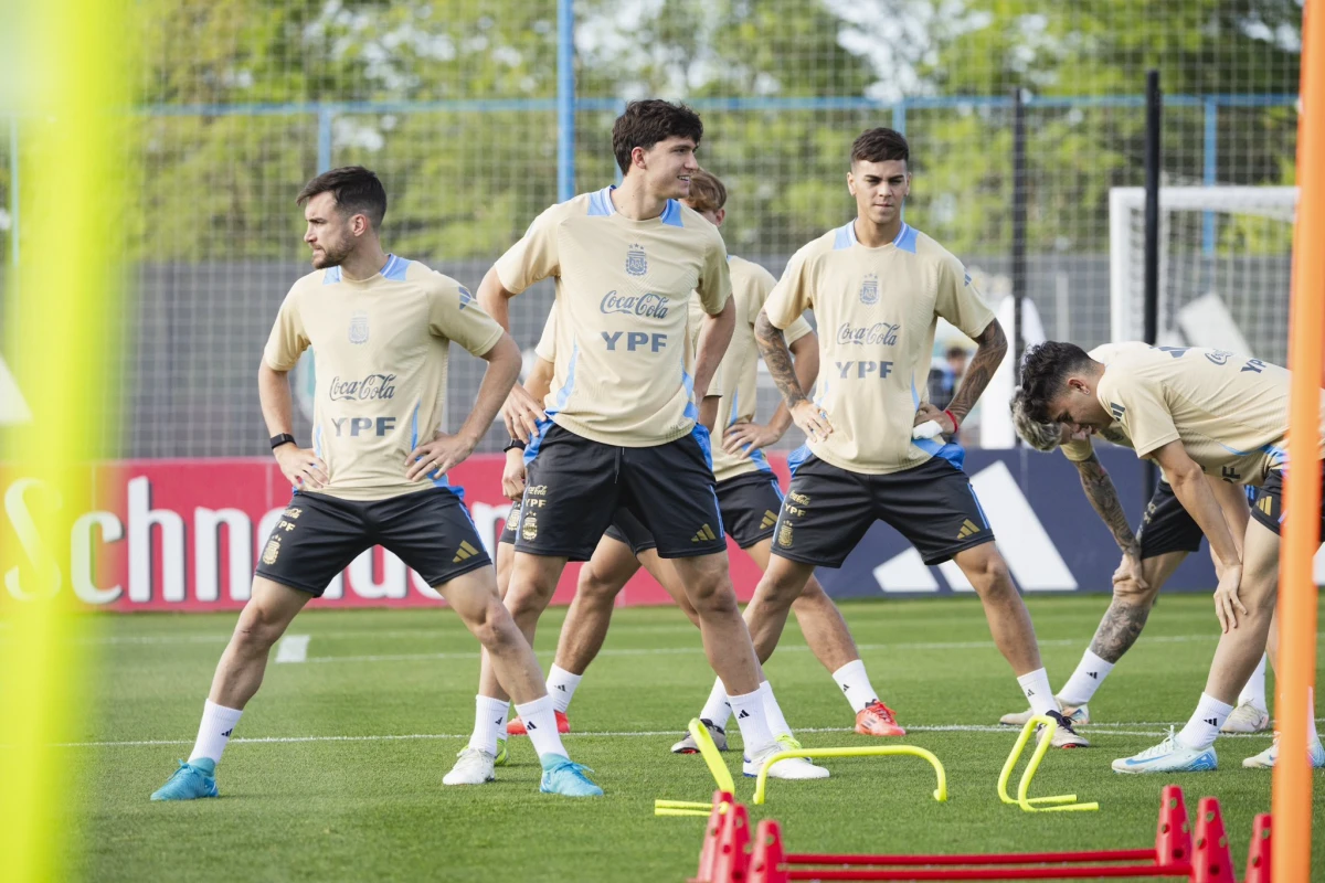 ÚLTIMO DEL AÑO. La Selección argentina se entrenó en el predio de Ezeiza con miras al partido de mañana contra Perú.