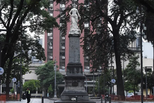 Lunes feriado: cómo funcionarán los servicios y comercios en la ciudad