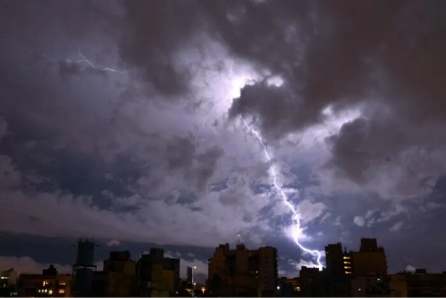 Alerta amarilla por fuertes tormentas y viento