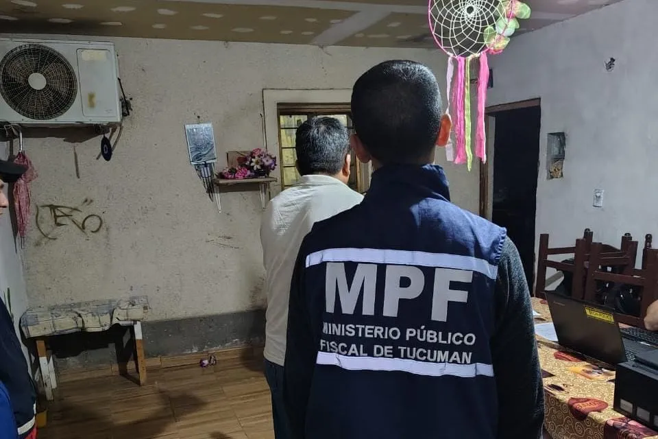 Padre e hijo, detenidos por estafar con falsos alquileres de viviendas e ingresos a la Policía