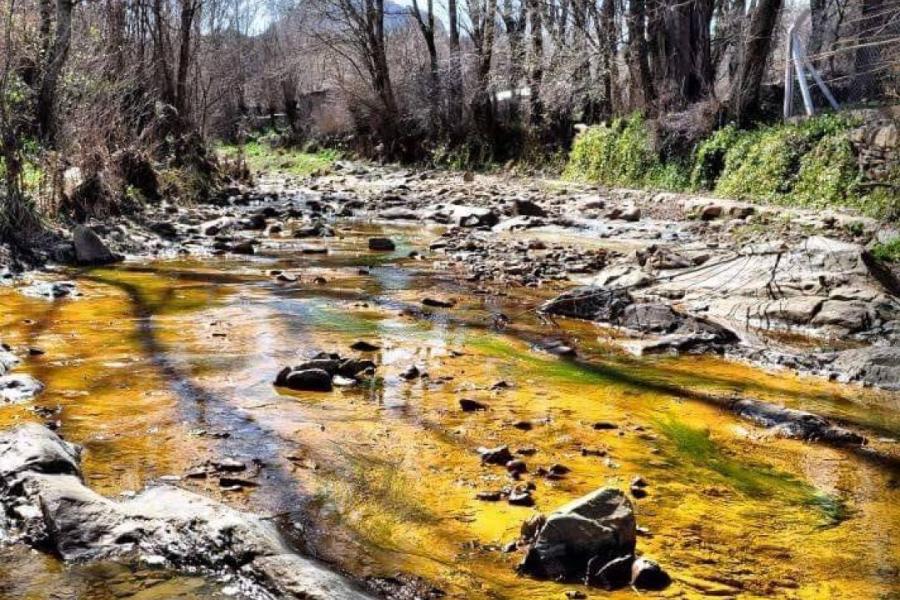 LA CAROLINA. Uno de sus mayores atractivos es su río dorado por las partículas de oro. / BEST TOURISM VILLAGES.