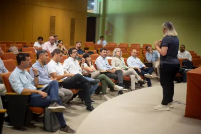 Con 45 segundos para lograr una inversión, alumnos de la Unsta probaron el elevator pitch