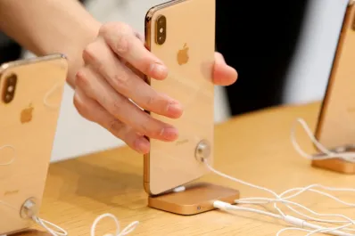 iPhone, reloj Garmin y ropa: qué productos conviene traer con la baja de impuestos para compras en el exterior