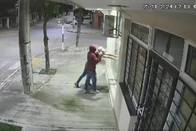 Destrozaron una vidriera y robaron en un local de ropa de Concepción