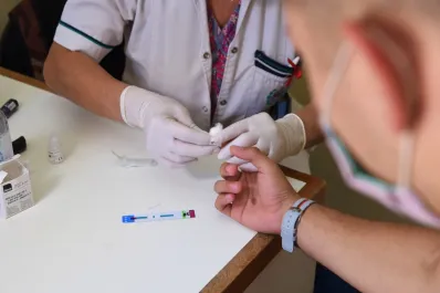 Confidencial y gratuito: realizarán testeos de VIH en la plaza San Martín