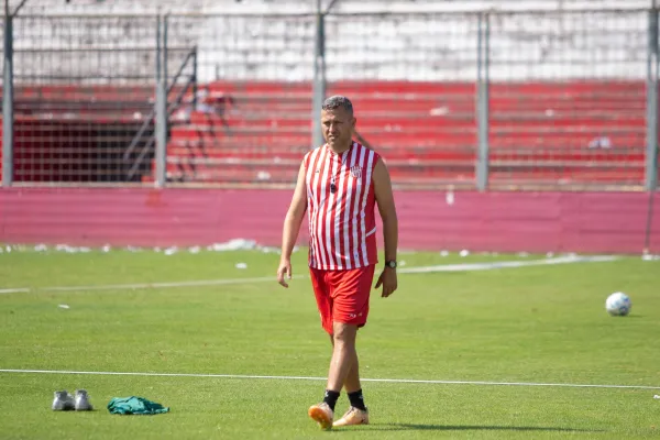 Diego Flores movería las piezas contra Gimnasia de Mendoza: ¿cuál sería el 11 titular de San Martín de Tucumán?