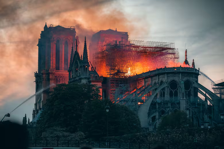 Catedral de Notre Dame: la “gran dama” en el corazón de París vuelve a brillar