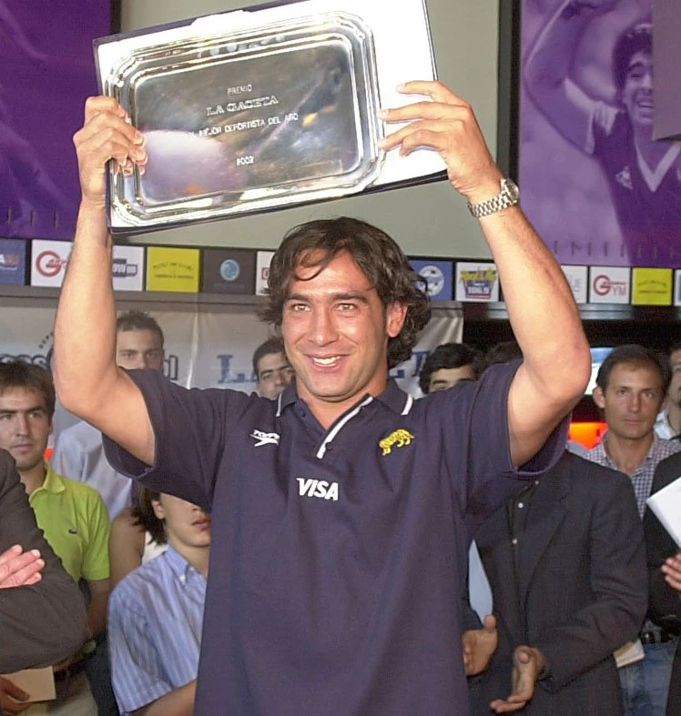 DE LA PRIMERA EDICIÓN. El rugbista Nuñez Piossek fue el primer ganador del premio al mejor deportista del año en 2002. la gaceta / foto de archivo