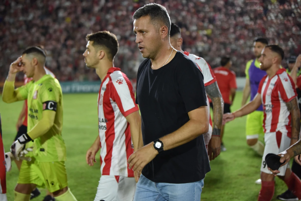 TRISTE FINAL. Flores ya le avisó a la CD que dejará de ser el entrenador de San Martín.