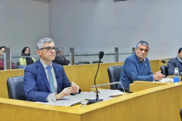 Canelada y Cobos repudiaron la detención del fotoperiodista Matías Vieito mientras trabajaba