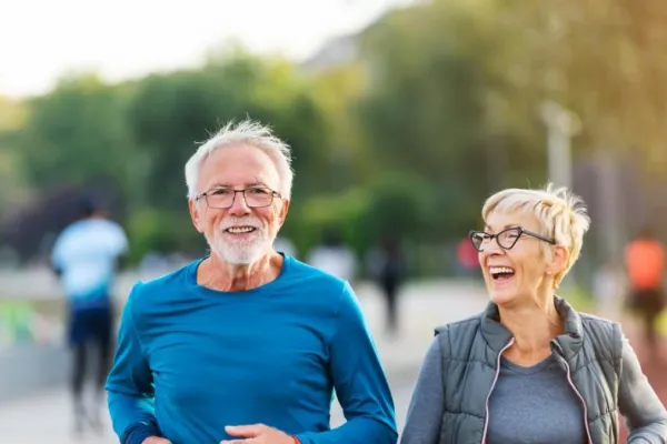 Por qué tener una vida social activa es clave para un envejecimiento saludable