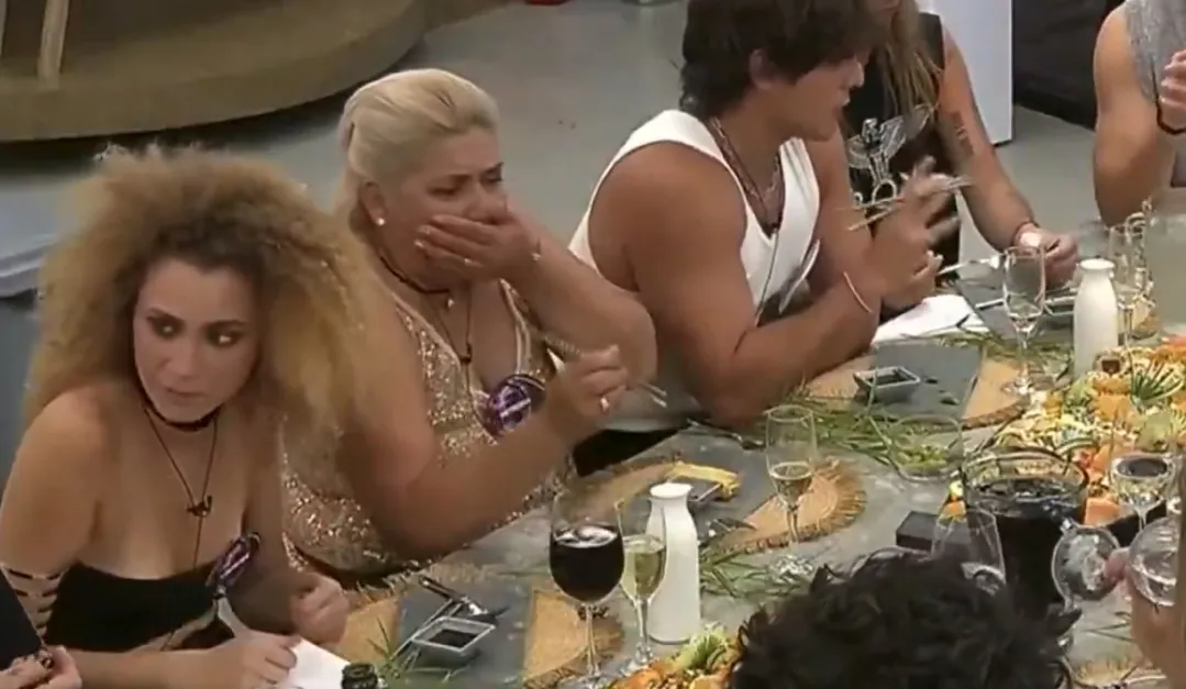 Petrona Jerez probó el sushi en la primera cena de Gran Hermano y no salió del todo bien. 