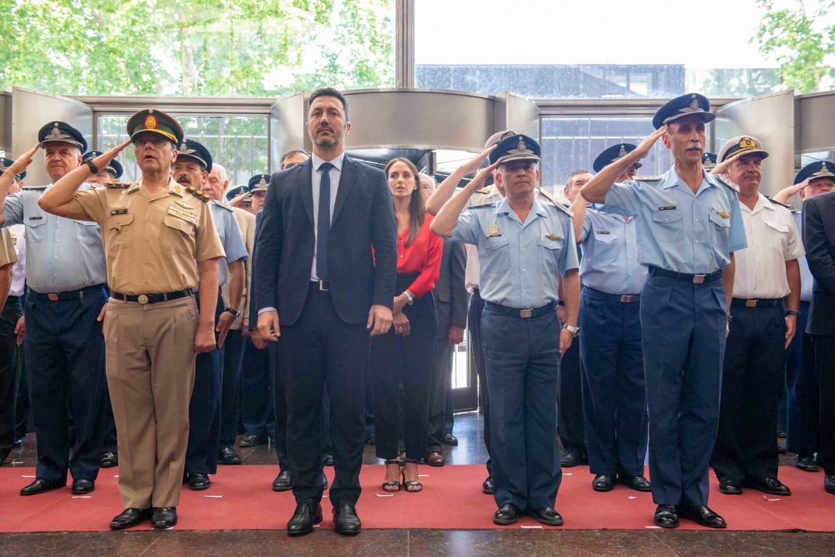 Luis Petri le tomó juramento al nuevo jefe de la Fuerza Aérea