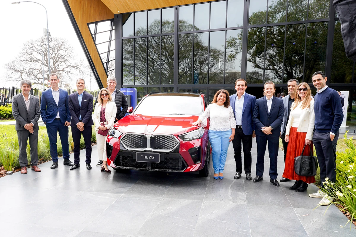 BMW lanzó en Argentina la nueva BMW X2 y su primer vehículo 100% eléctrico con un mega evento en la Costanera Norte de CABA