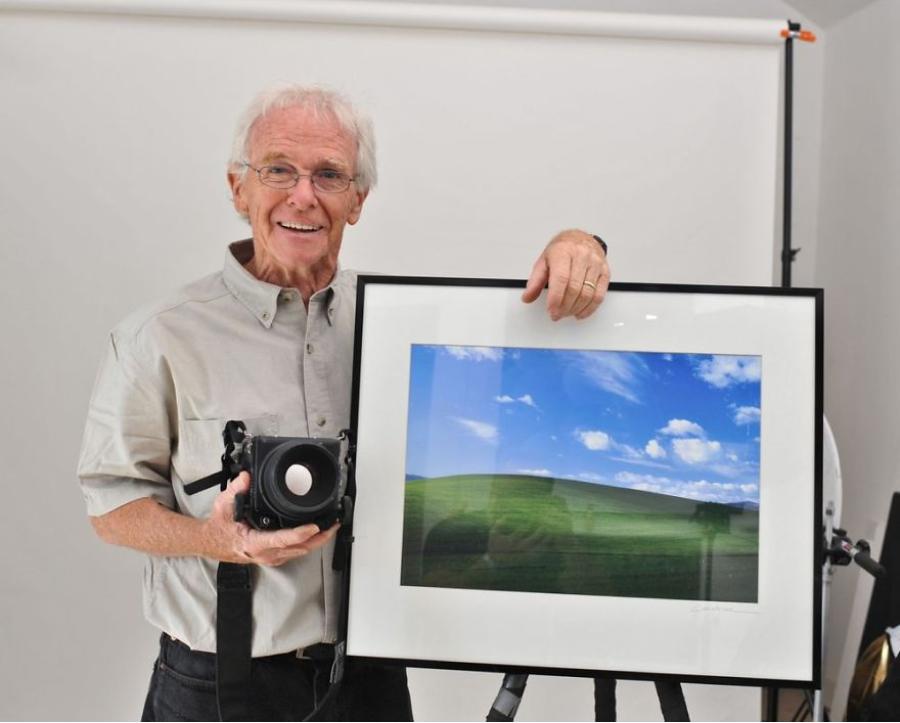 El autor de la fotografía se mudó a un destino cercano al paisaje de Windows luego de haber empezado a trabajar con National Geographic.