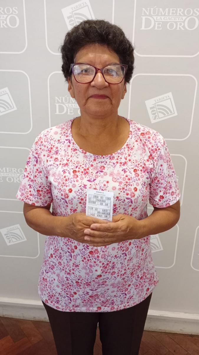 Cinco lectores celebran al ganar el pozo de $6.300.000 de Números de Oro