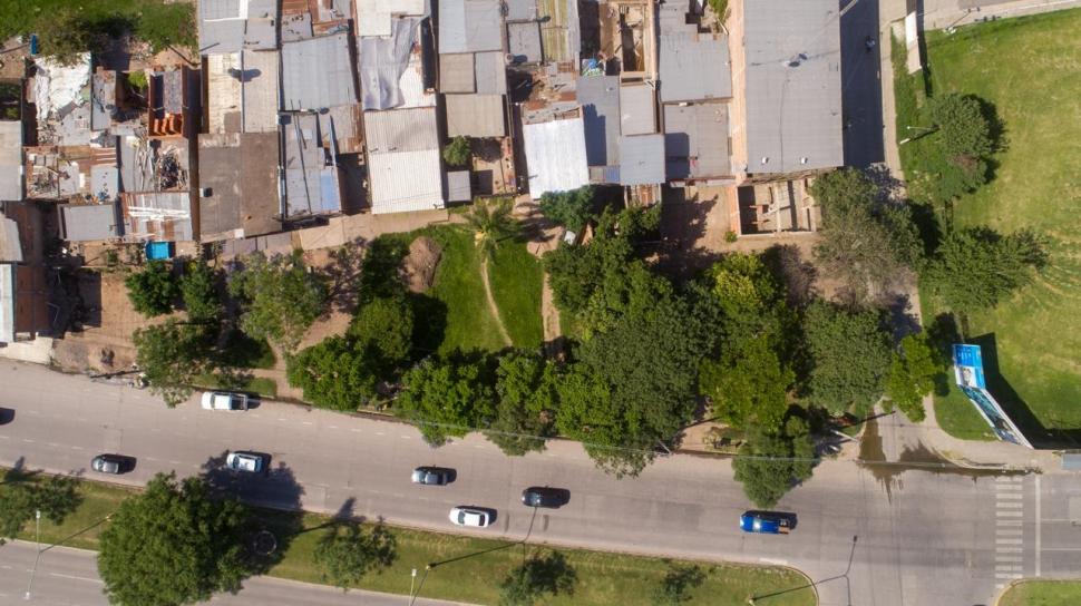 VISTA AÉREA. El terreno de Barrionuevo limita con la avenida Perón.