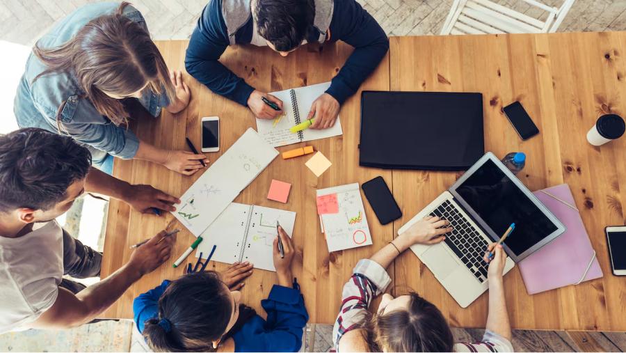 EDUCACIÓN NO FORMAL. La UNT tiene una oferta variada de talleres, desde idiomas hasta periodismo. / PEXELS.