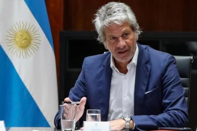 El gobierno de Milei oficializó las medidas para fomentar el uso de los dólares del colchón