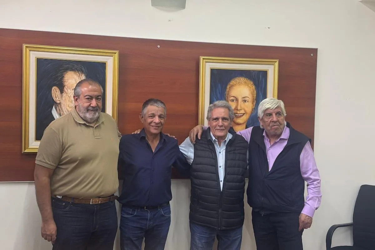 Moyano y los dirigentes del a CGT. FOTO X