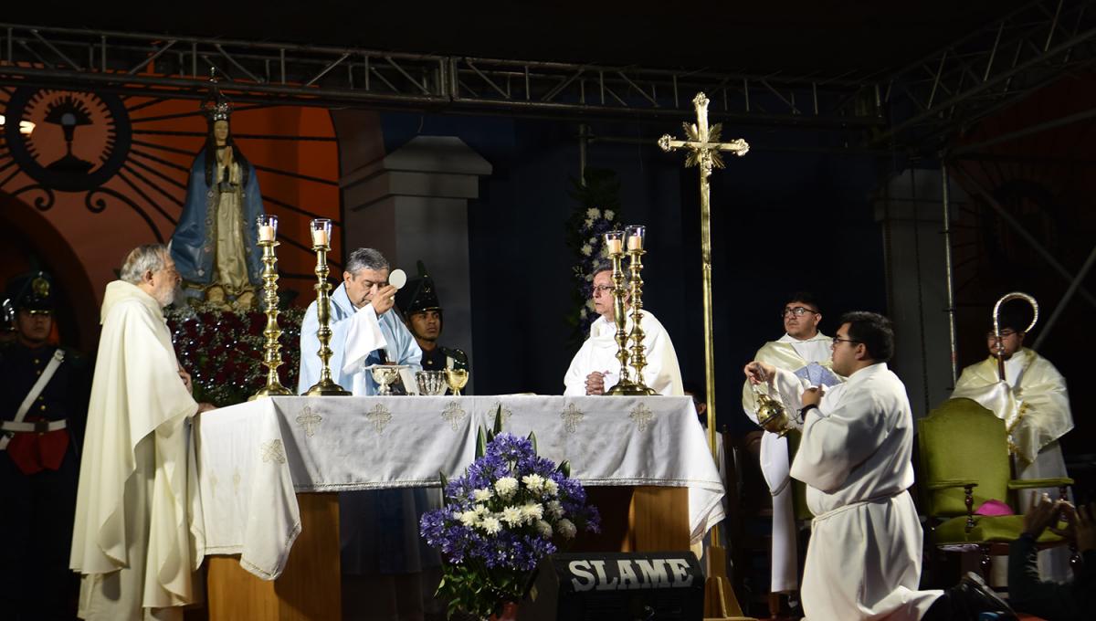 CEREMONIA. Antonio Díaz, Arzobispo de Concepción, celebró la misa.