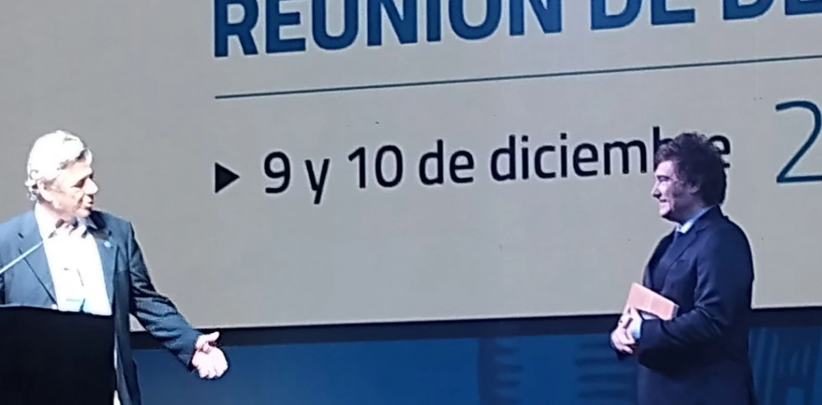 Milei, en su breve paso por la Sociedad Rural Argentina.