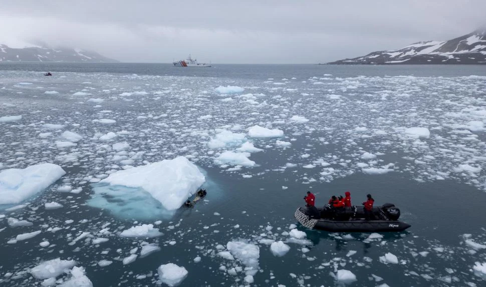 DESHIELO. Las altas temperaturas han causado inusuales derretimientos en aguas antárticas, donde la capa de hielo se mantiene en niveles bajos. afp